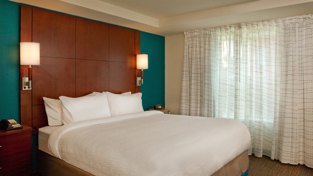 Guest Suites with King Bed