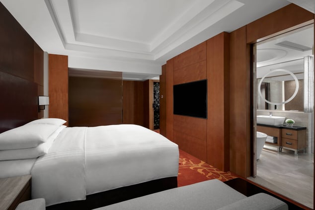 Executive High Floor Suite - Bedroom