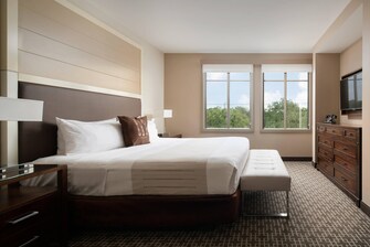 King Balcony Suite - Bedroom