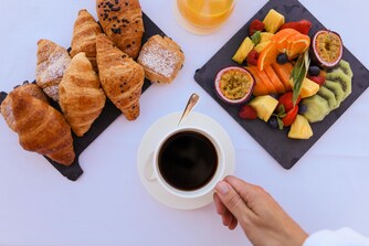 Cliff - Breakfast