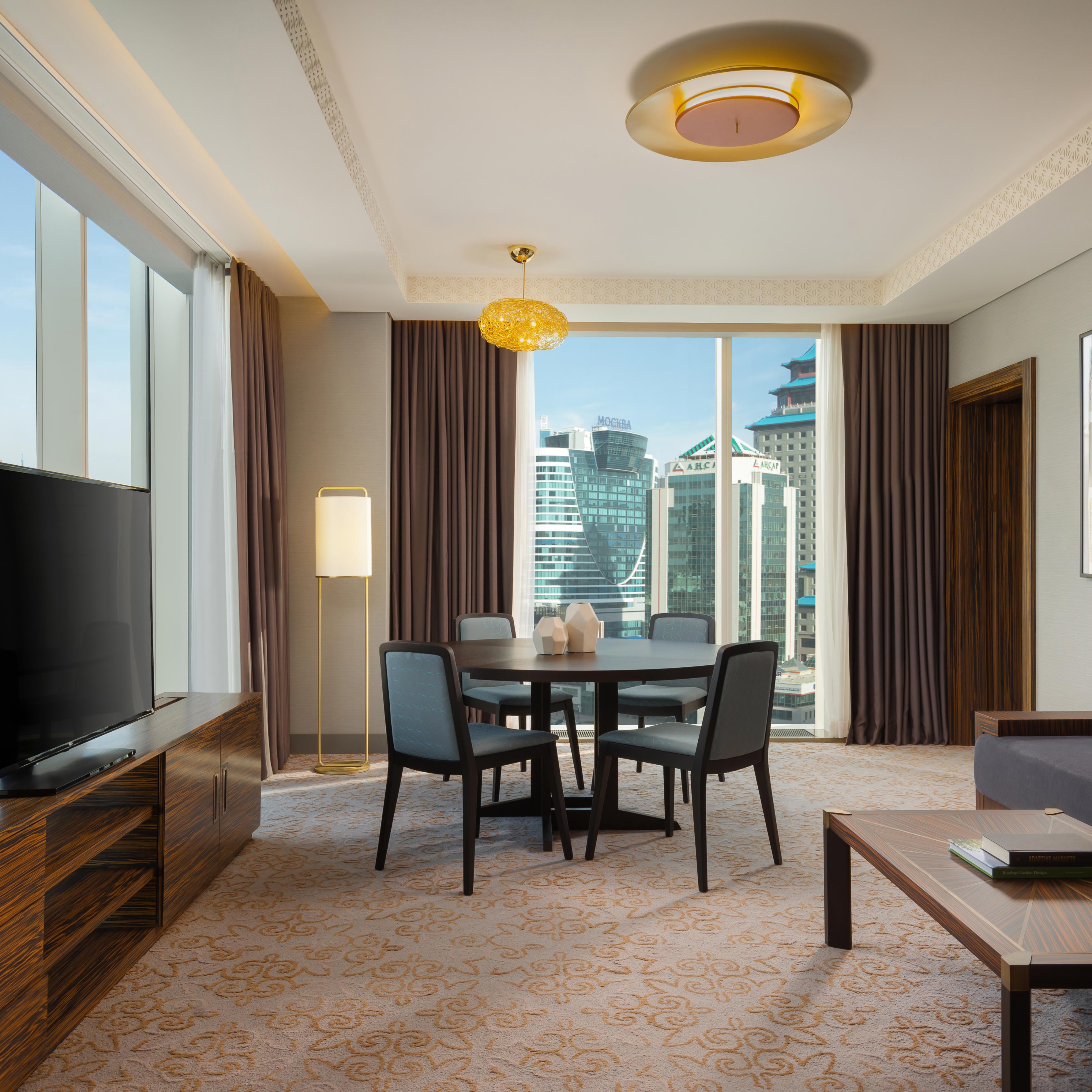 Business Suite - Living room