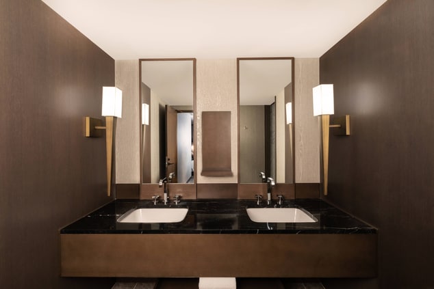Executive Premier Deluxe Bathroom