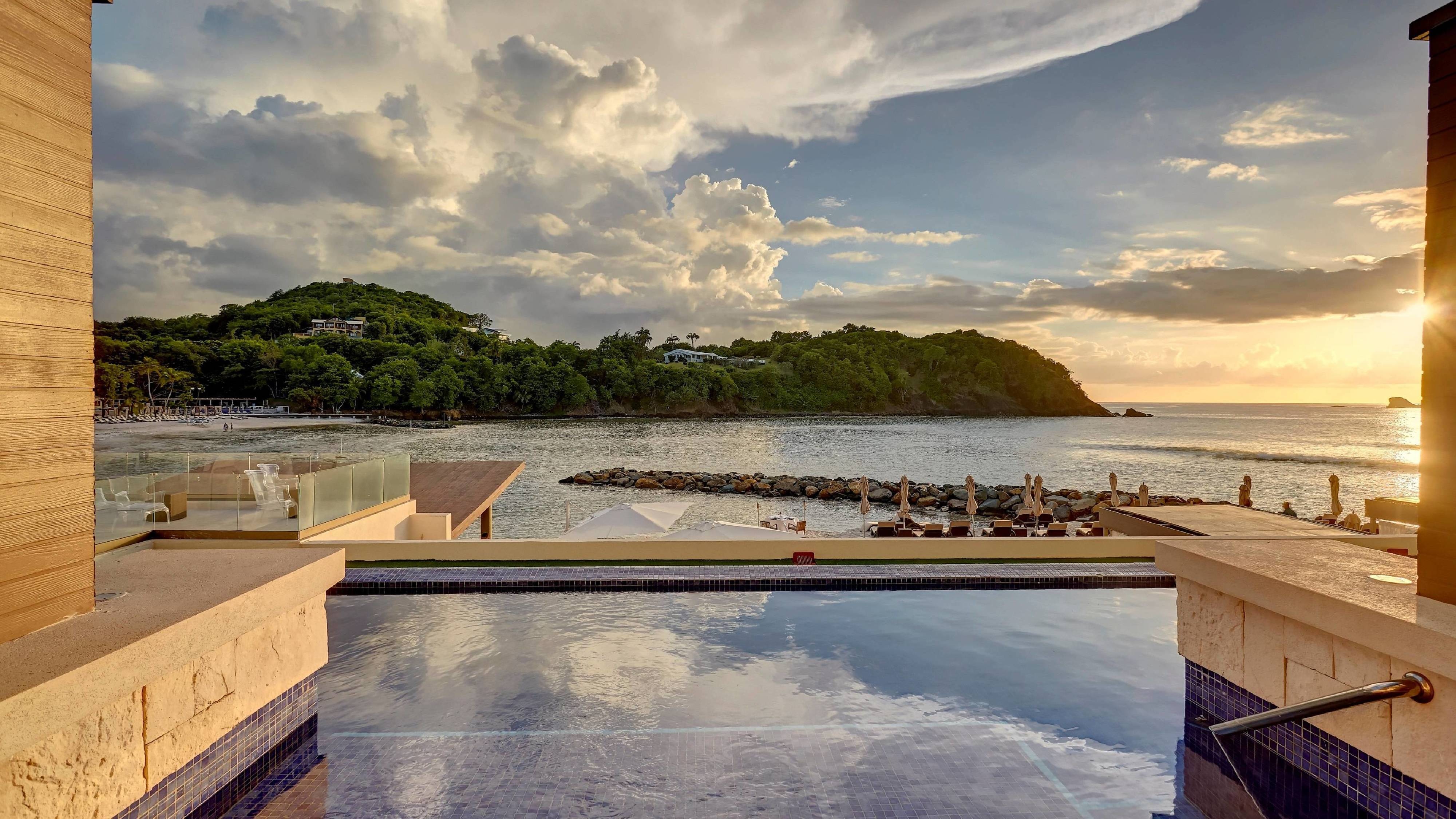 Uninterrupted Pool Access: Swim Out Living