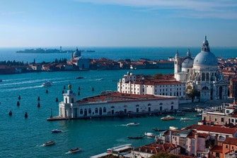 Blick auf Punta della Dogana in Venedig