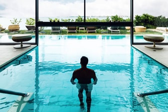 نادي جي دبليو فينيسيا الصحي - حمام سباحة مجدد للنشاط