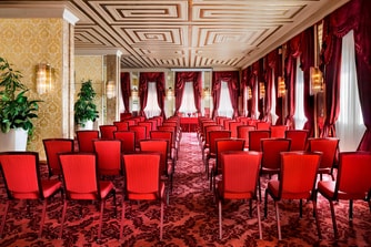 Salone Marco Polo AB - Riunione con allestimento in stile teatro