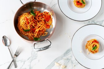 Gio's Restaurant & Garden - Spaghetti con salsa di pomodoro