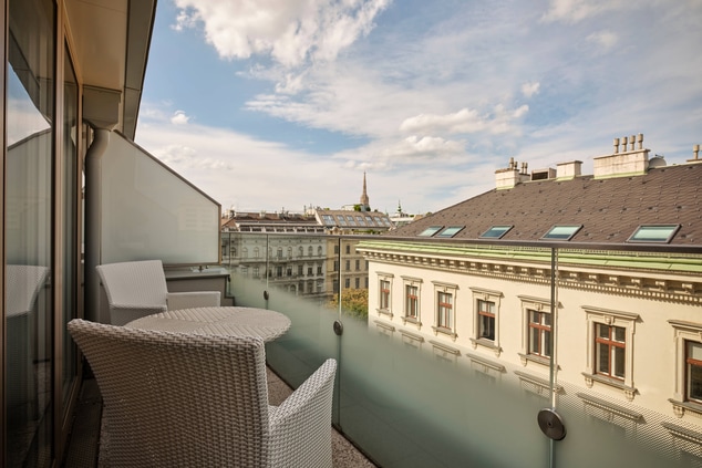 Premium Deluxe Guest Room - Balcony View