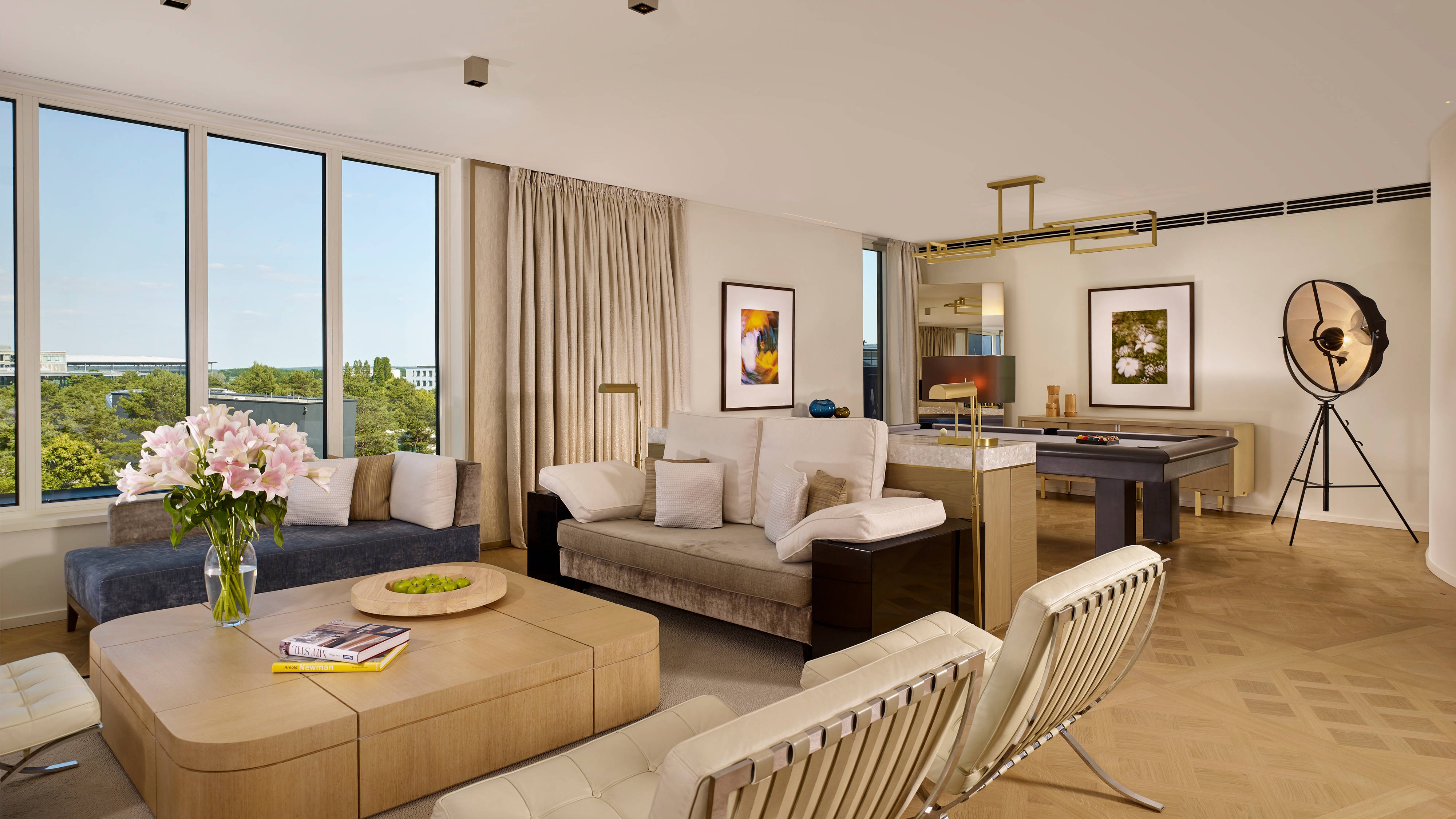 Ritz-Carlton Suite Living room