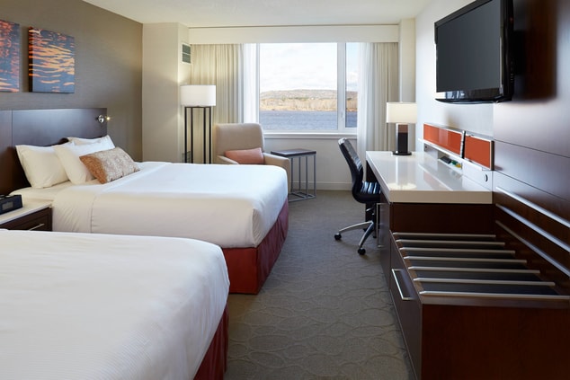 Delta Fredericton Deluxe Guestroom with 2 Queen Beds, Water View
