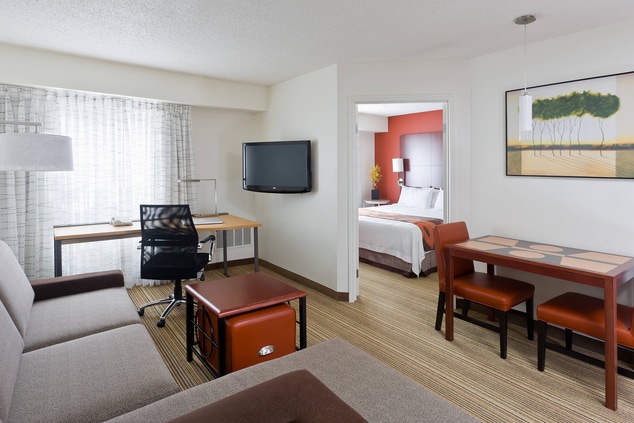 youngstown ohio hotel for business