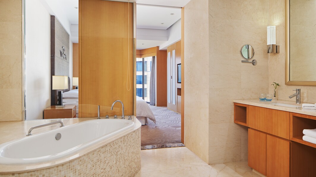 Люкс Premier с двуспальной кроватью (King) и видом на море – ванная комната