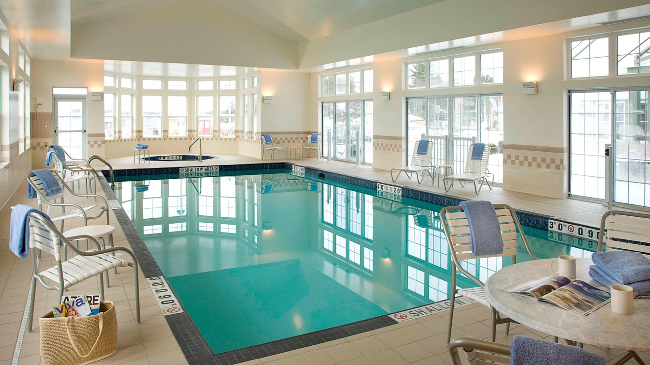Gravenhurst Ontario Hotel Indoor Pool