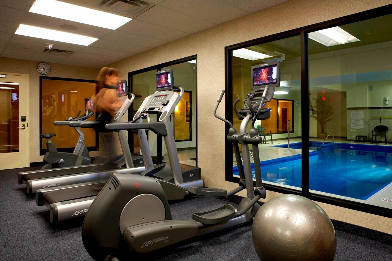 Montreal airport hotel fitness center