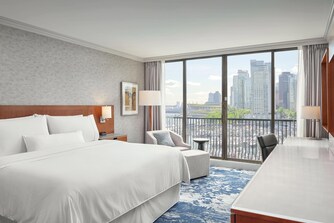 Premium Guest Room - Marina & City View, 1 King Bed
