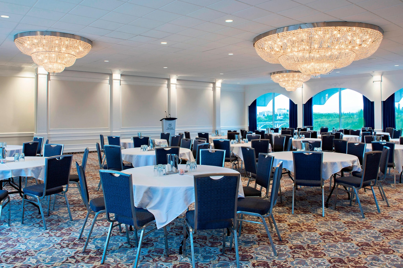 Salle Top of the Inn – Tables rondes pour une conférence