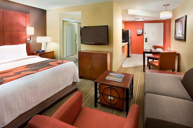 RI Calgary Hotel Room
