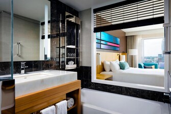 Hôtel Delta Toronto en centre-ville, chambre avec lit king size