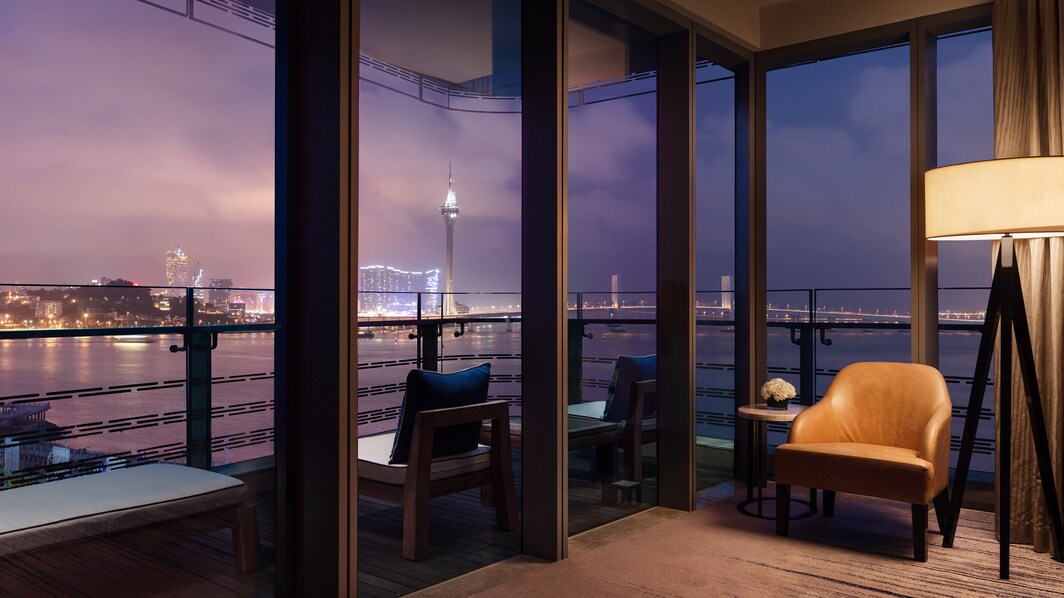 Люкс-студия с балконом и видом на океан