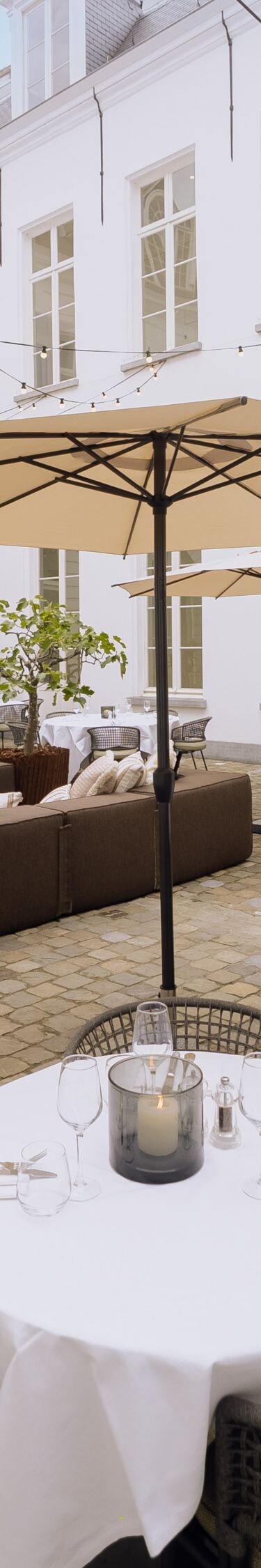 A sophisticated patio environment