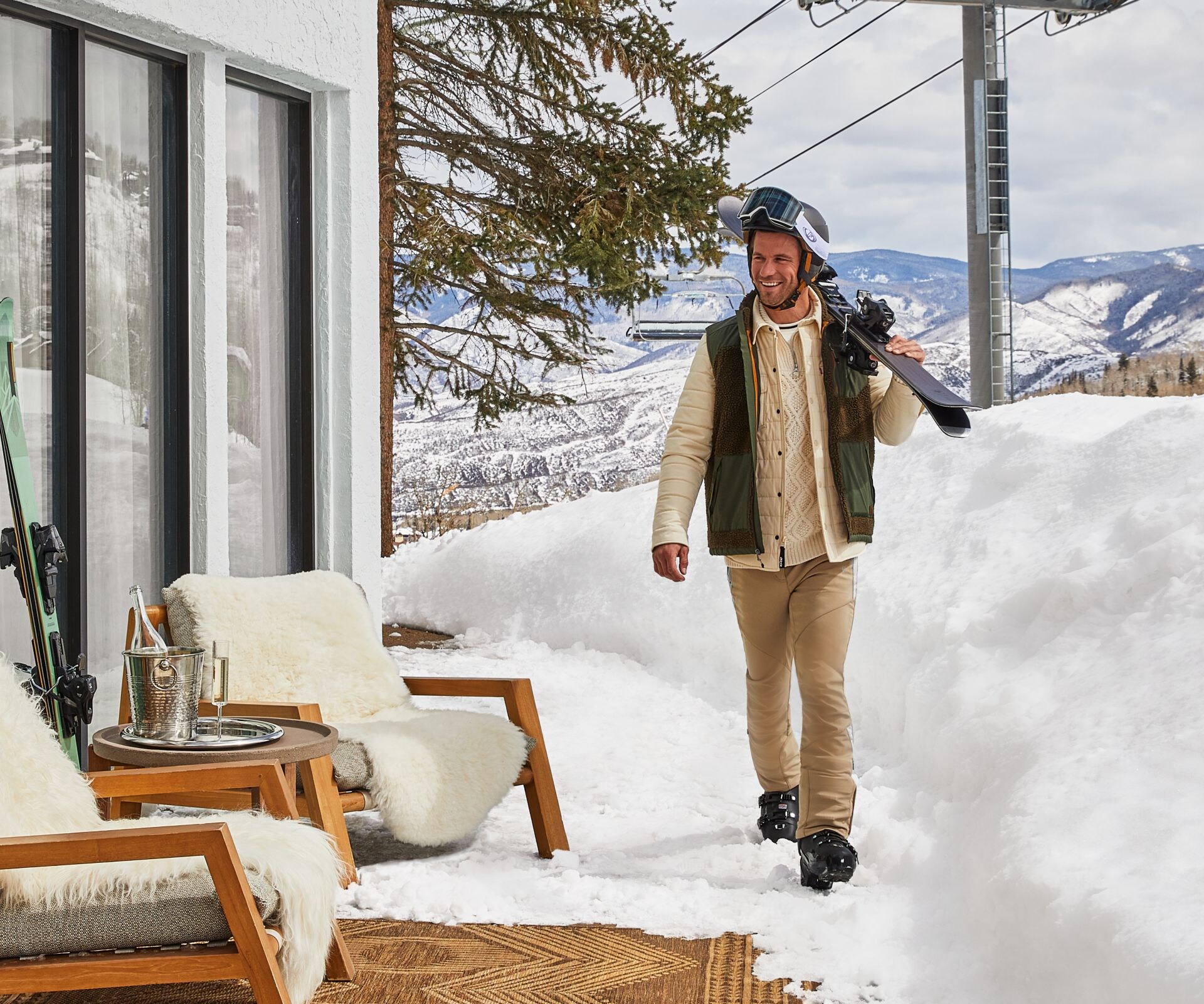 Ski-in terrace with mountain views