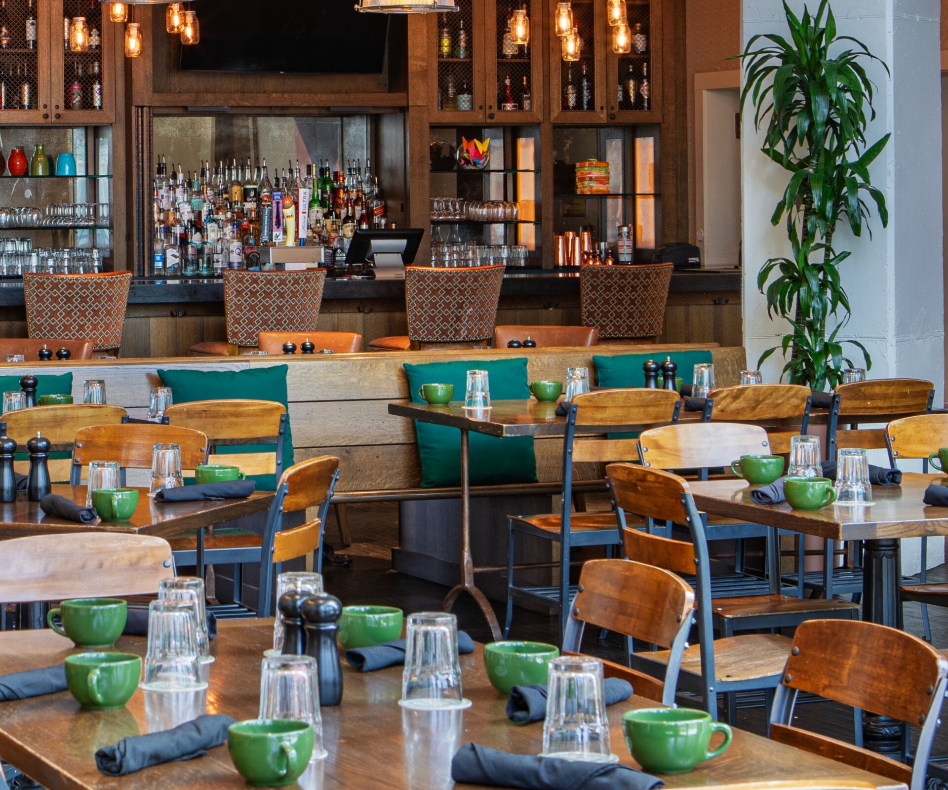 Sister, Dining Room and Bar 