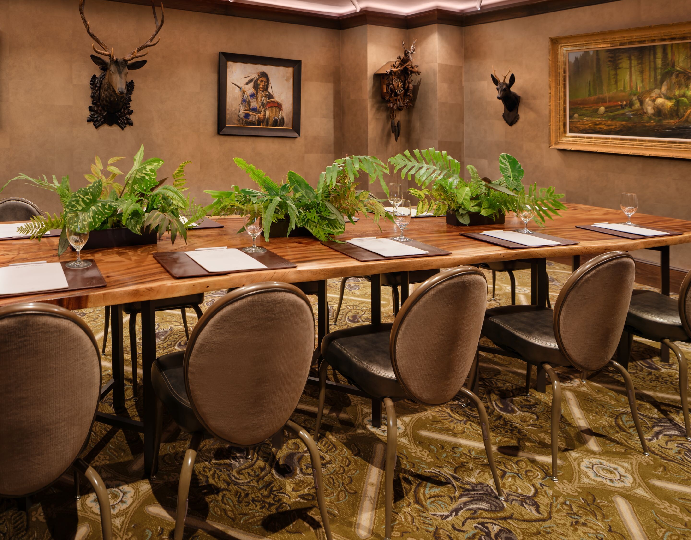 Table with chairs in Gallery Meeting Room.