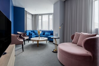 Luc Corner Suite - Livingroom