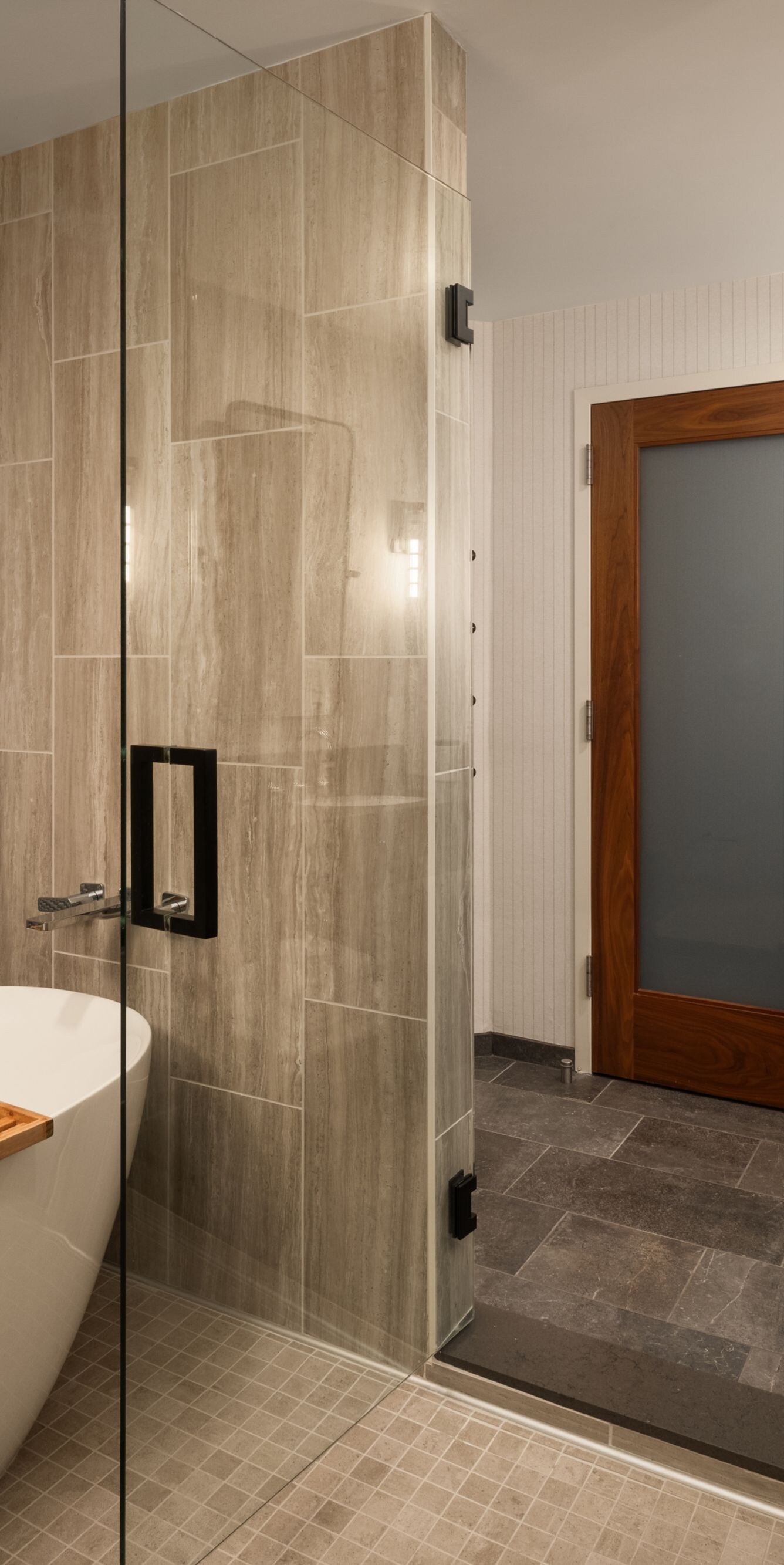 Soaking tub, spacious shower room