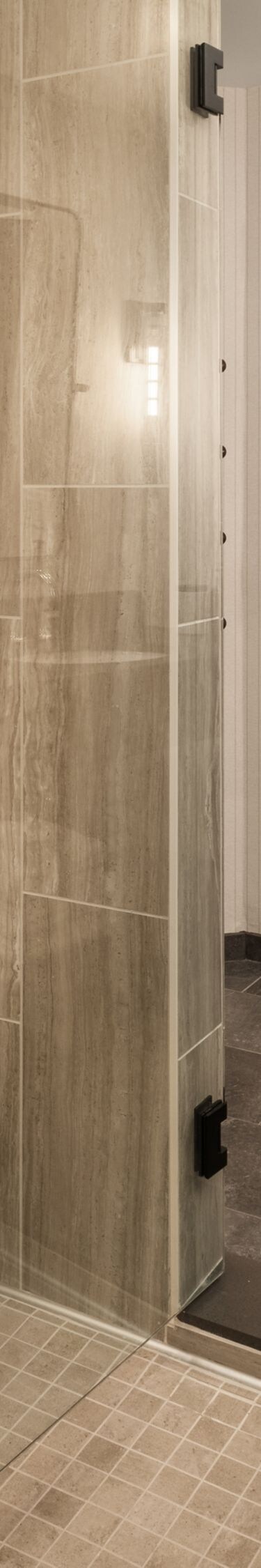 Soaking tub, spacious shower room