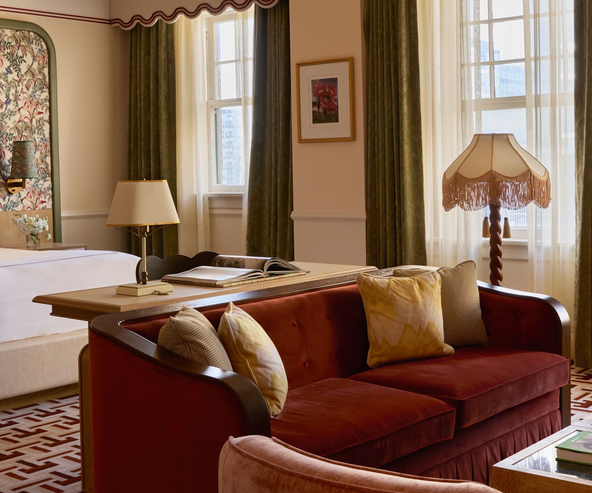 Executive suite with king bed and lounge seating