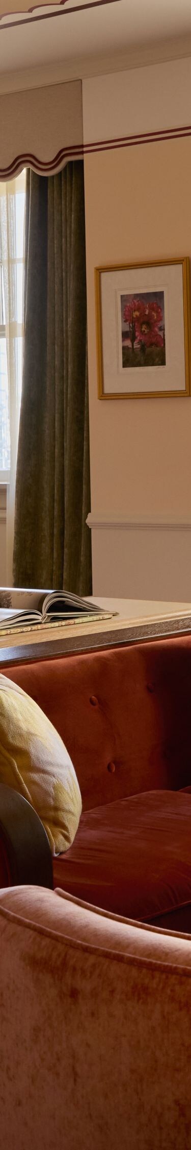 Executive suite with king bed and lounge seating