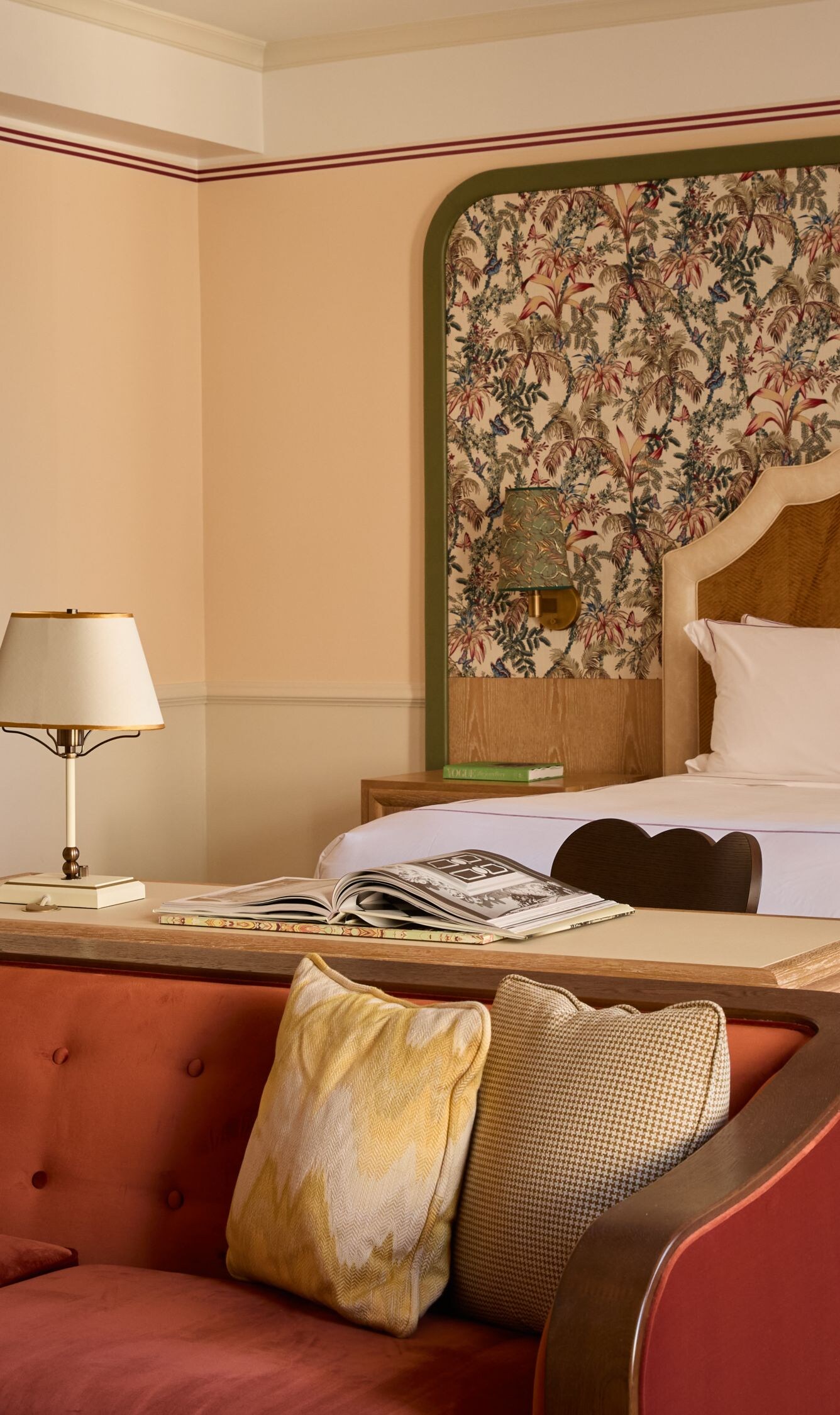 King suite with seating area