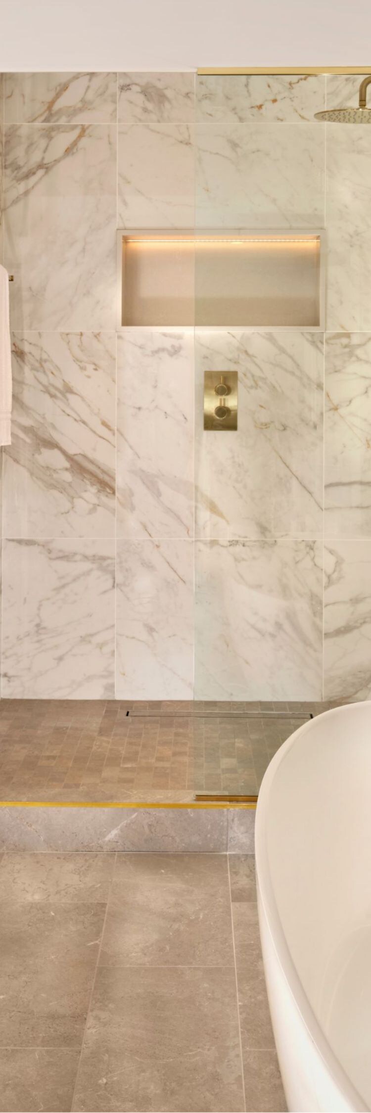 college suite 4 piece bathroom