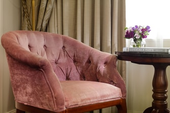 1 Queen Bed - Chair Detail