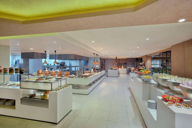 Al Dhiyafa Grand Kitchen Buffet Area