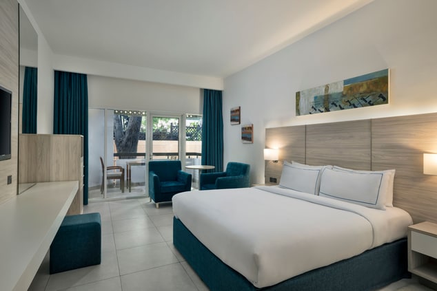 Resort Room King Size Bed