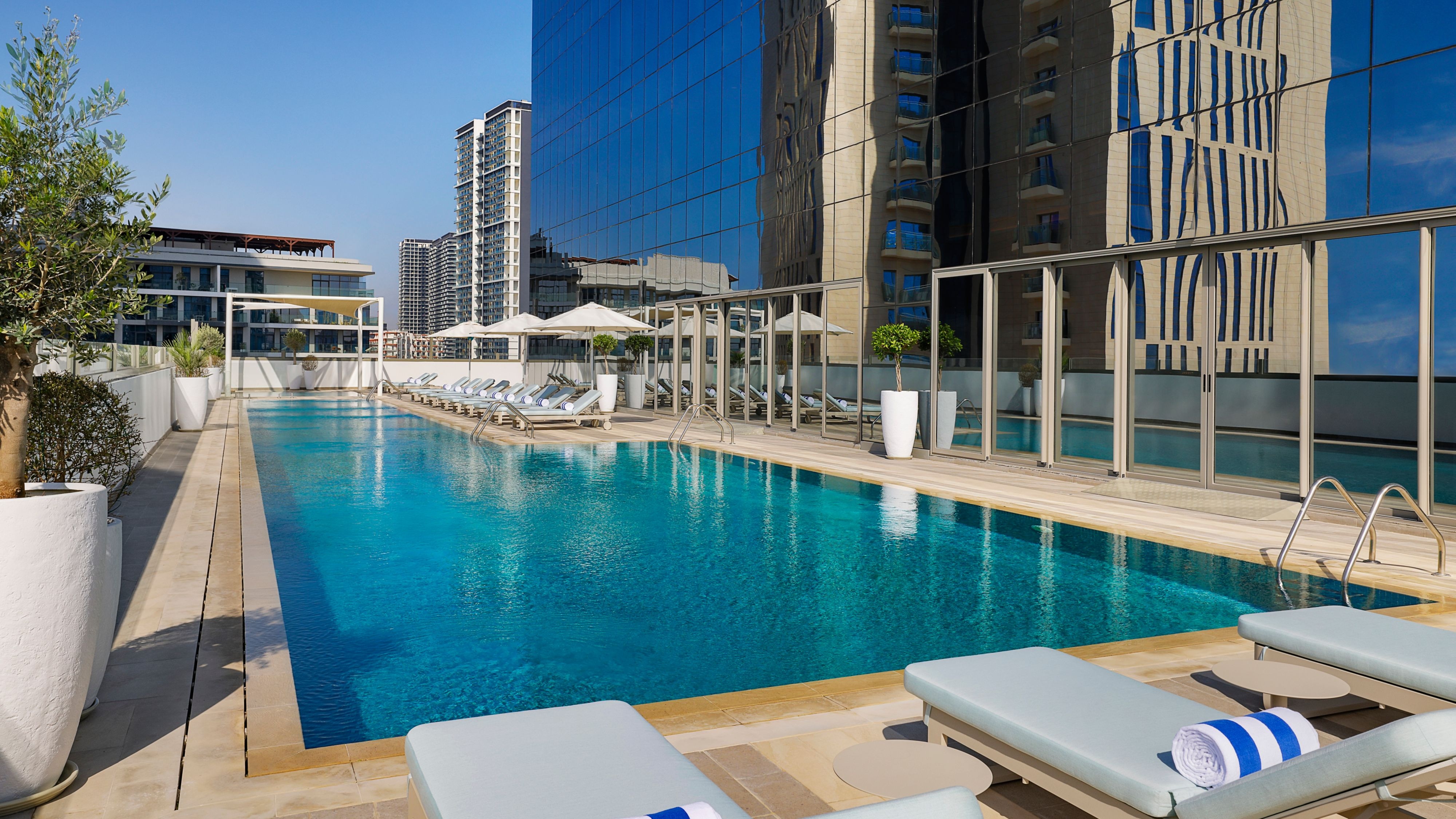 36-Hour Dubai Hotel Stay