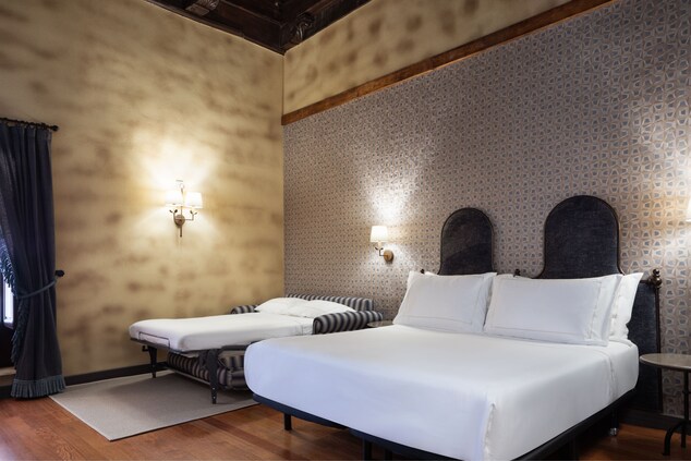 premium rooms in Granada  