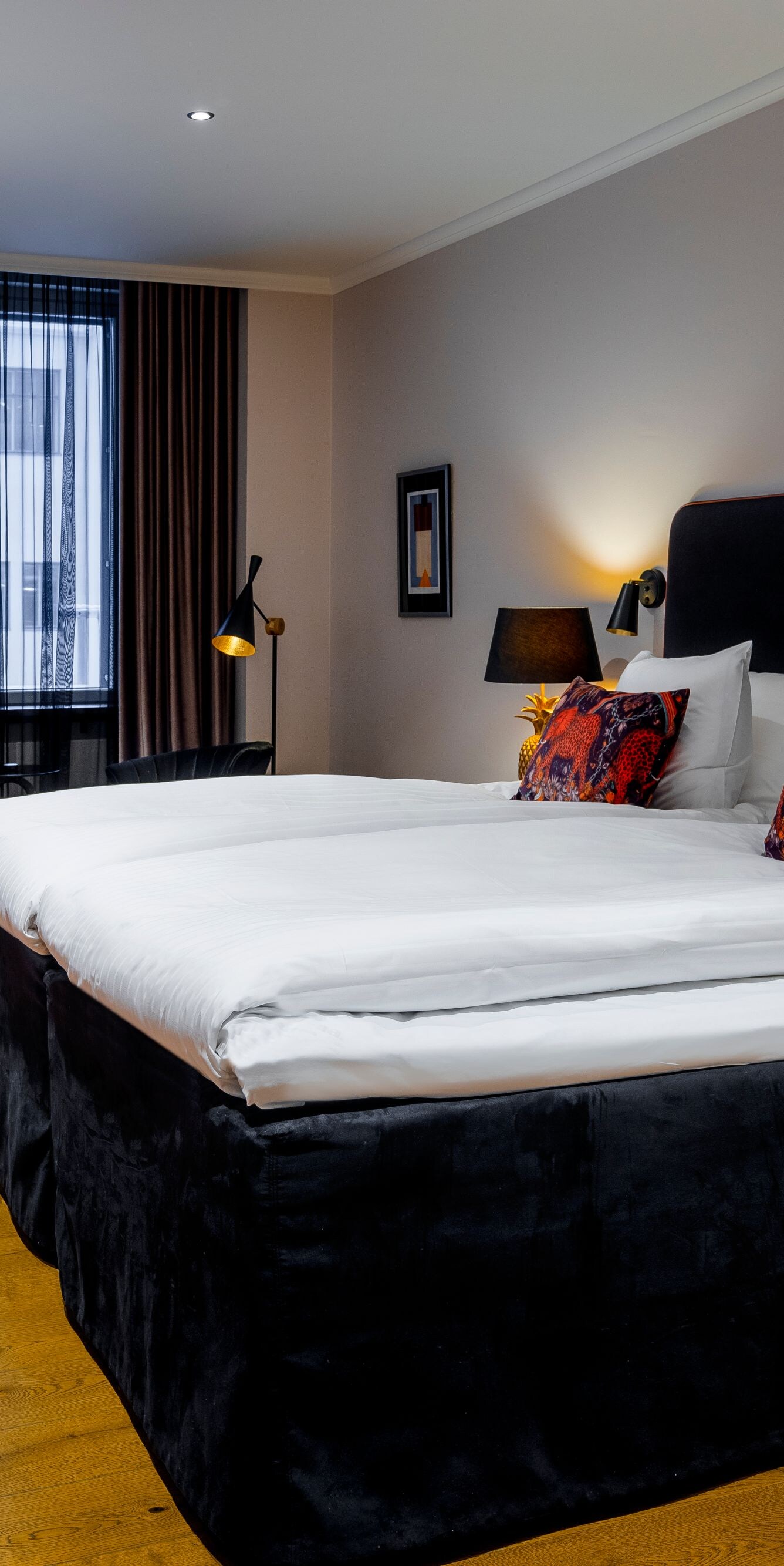 Komfortables Gästezimmer mit Kingsize-Bett