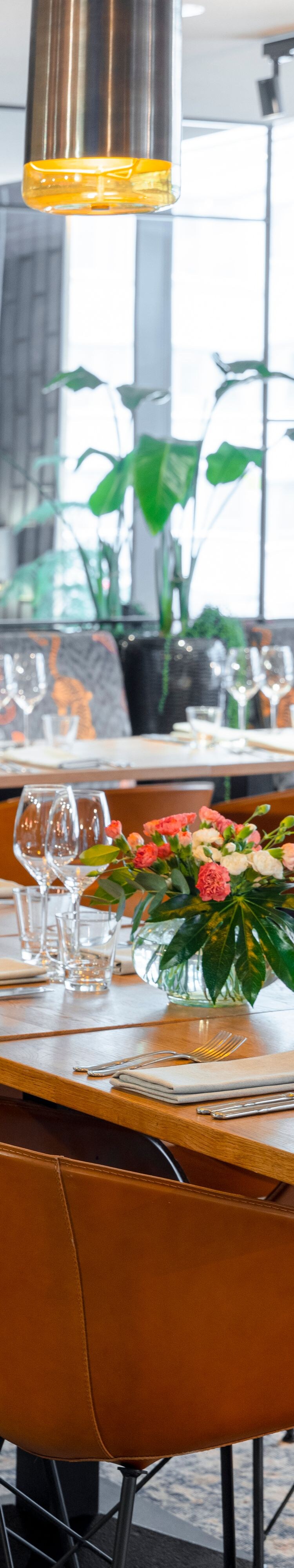 Restaurant with leather chairs and decor