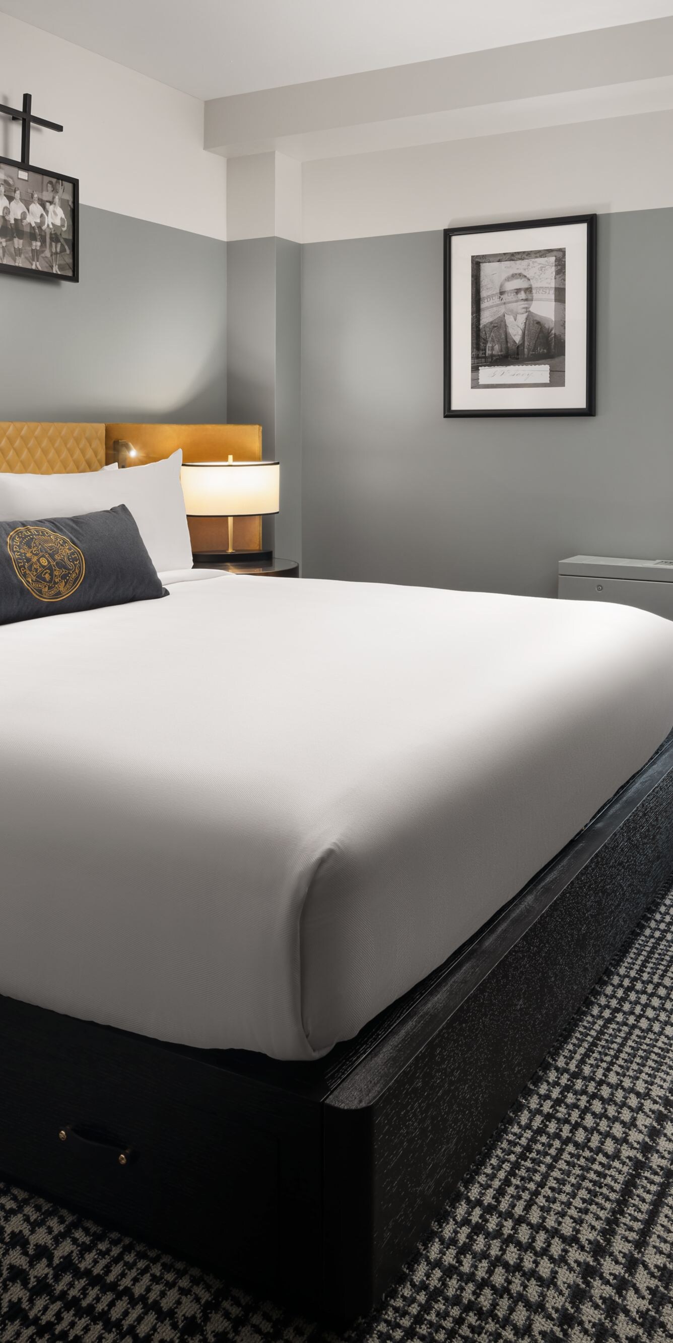 standard king guestroom king bed, window, desk