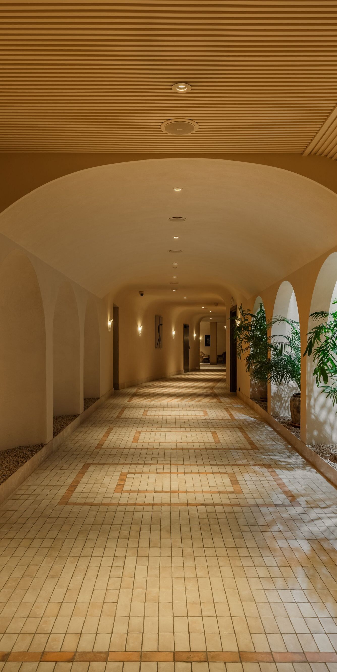 Tunnel to Spa area