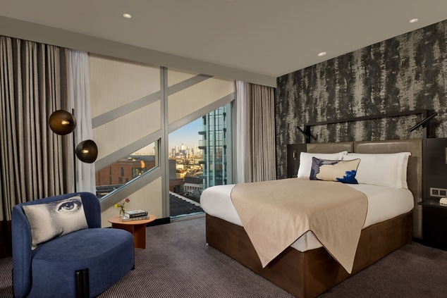 Sky High Double Guest Room - Skyline View