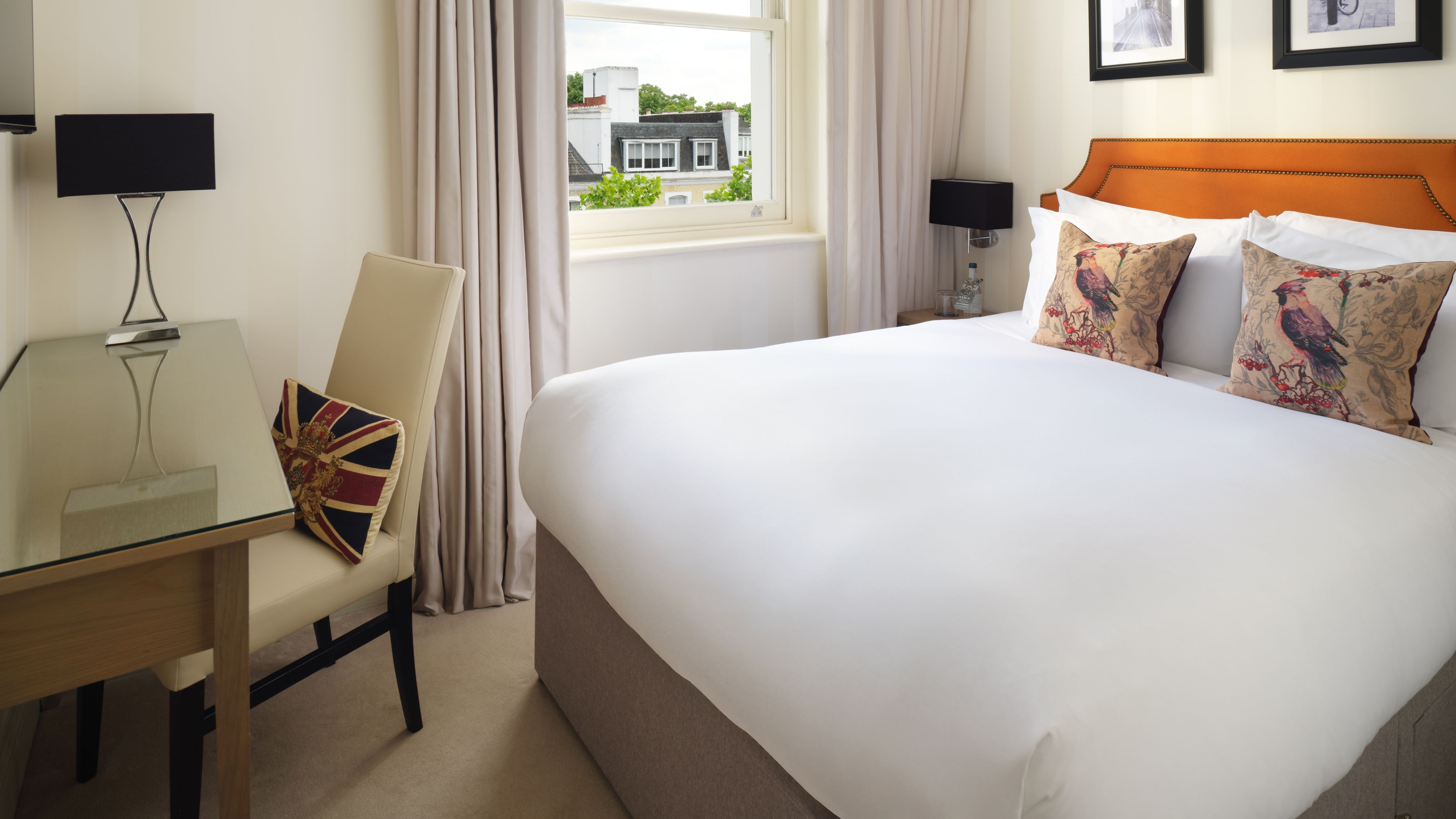 Family- Book 2 rooms and receive 50 percent off the second room for children