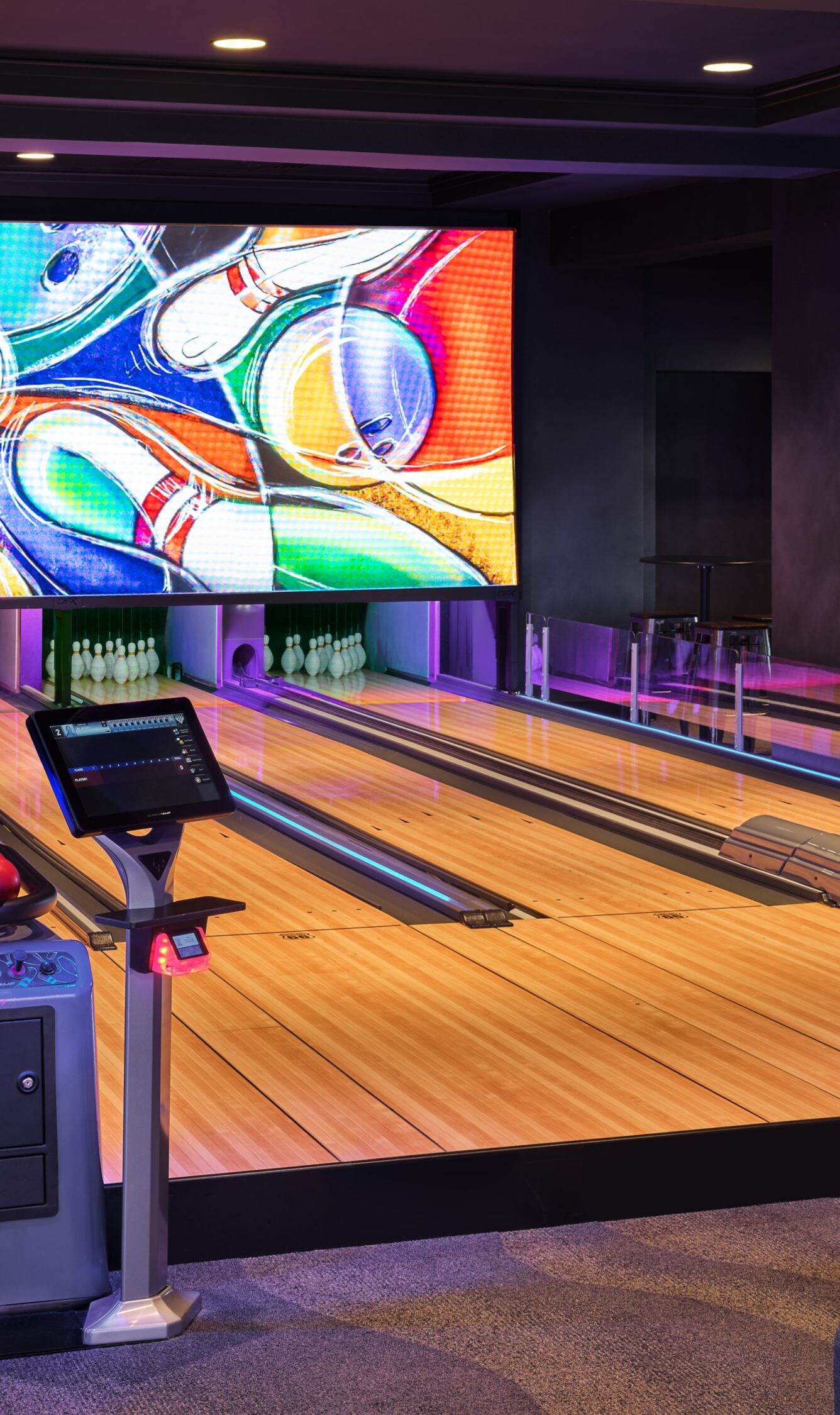 「Lagoon: Games, Lanes & Eats」の内観