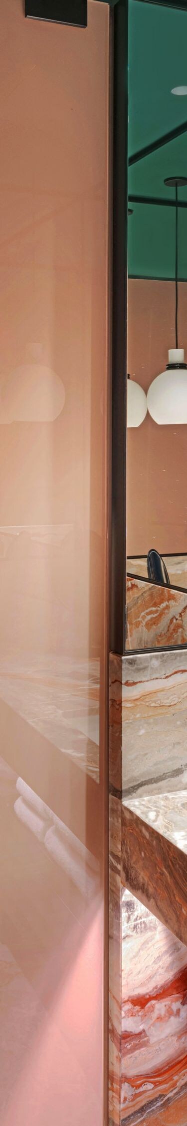 Deluxe Room bathroom