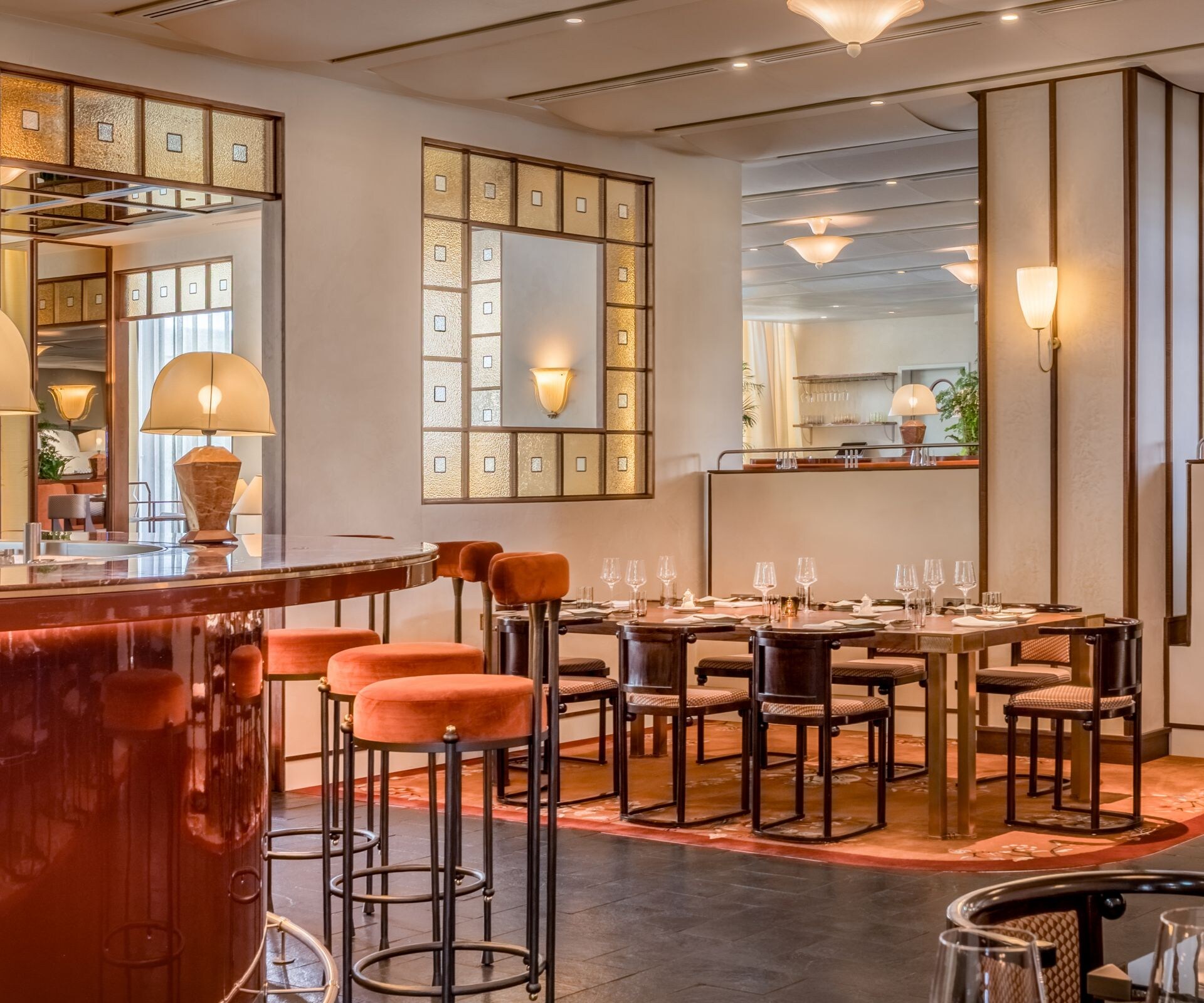 Elegant dining room with bar and table seating