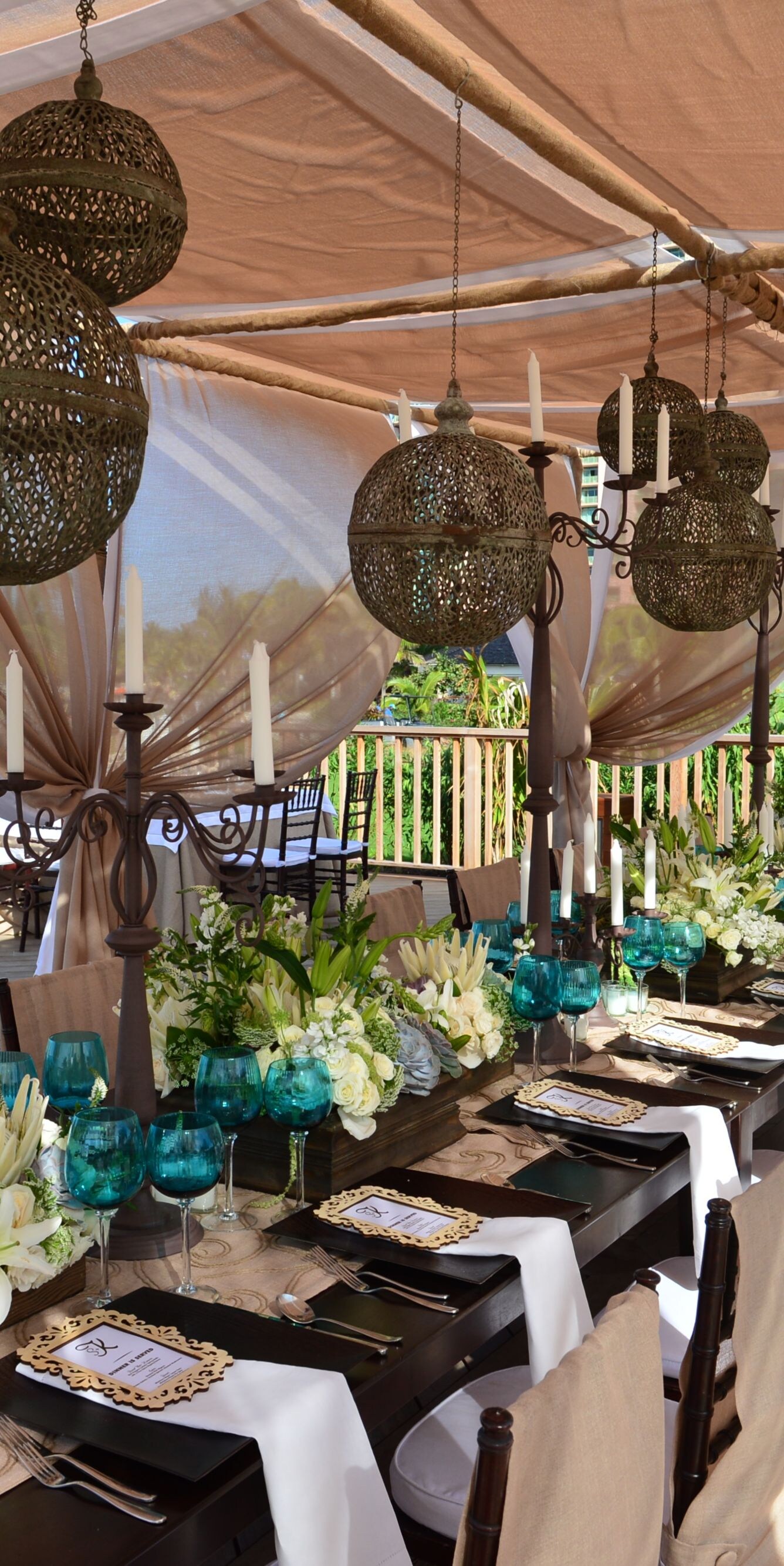 Elegant seaside dining setup