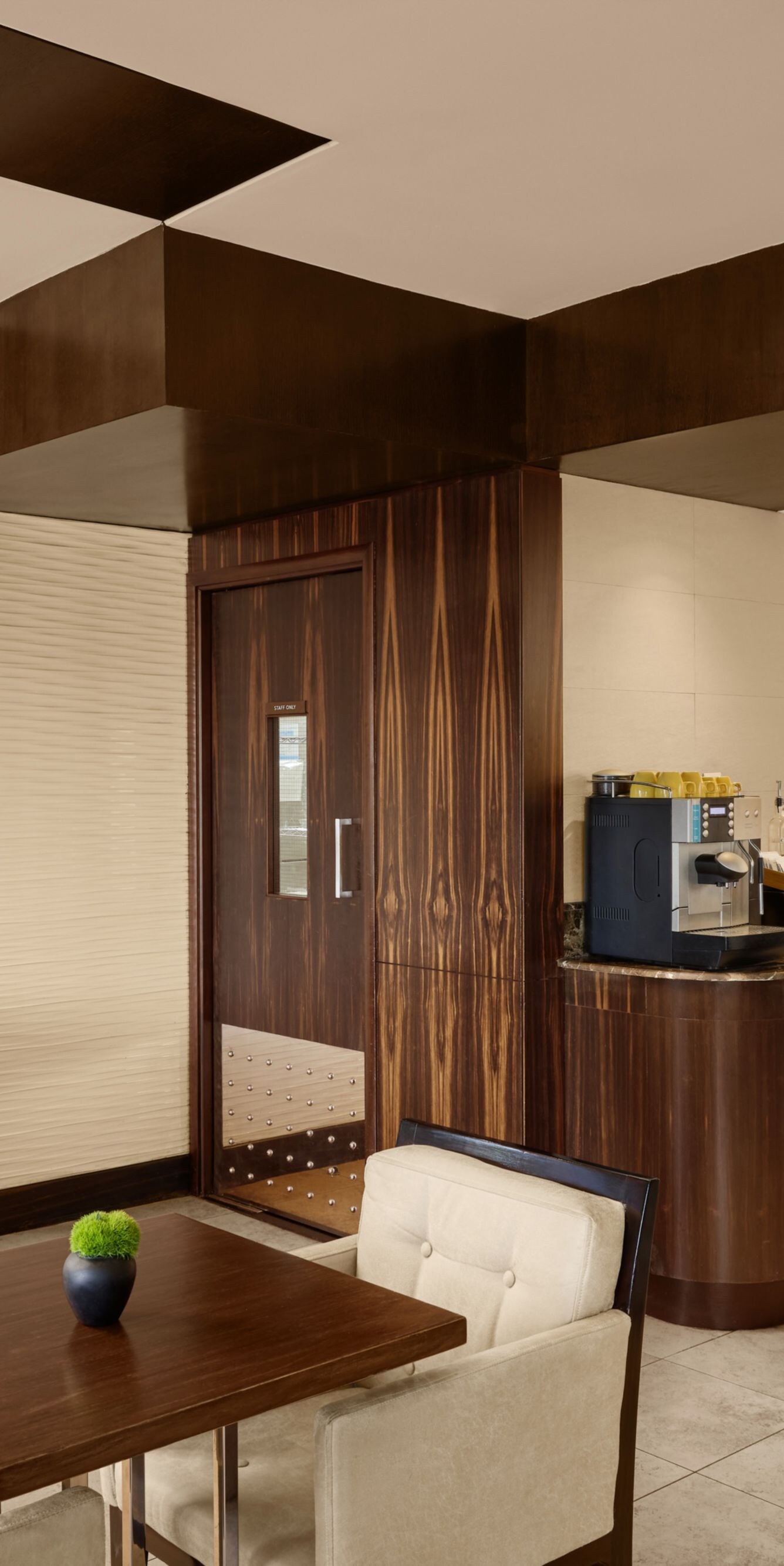 Dinning area in the Executive Lounge